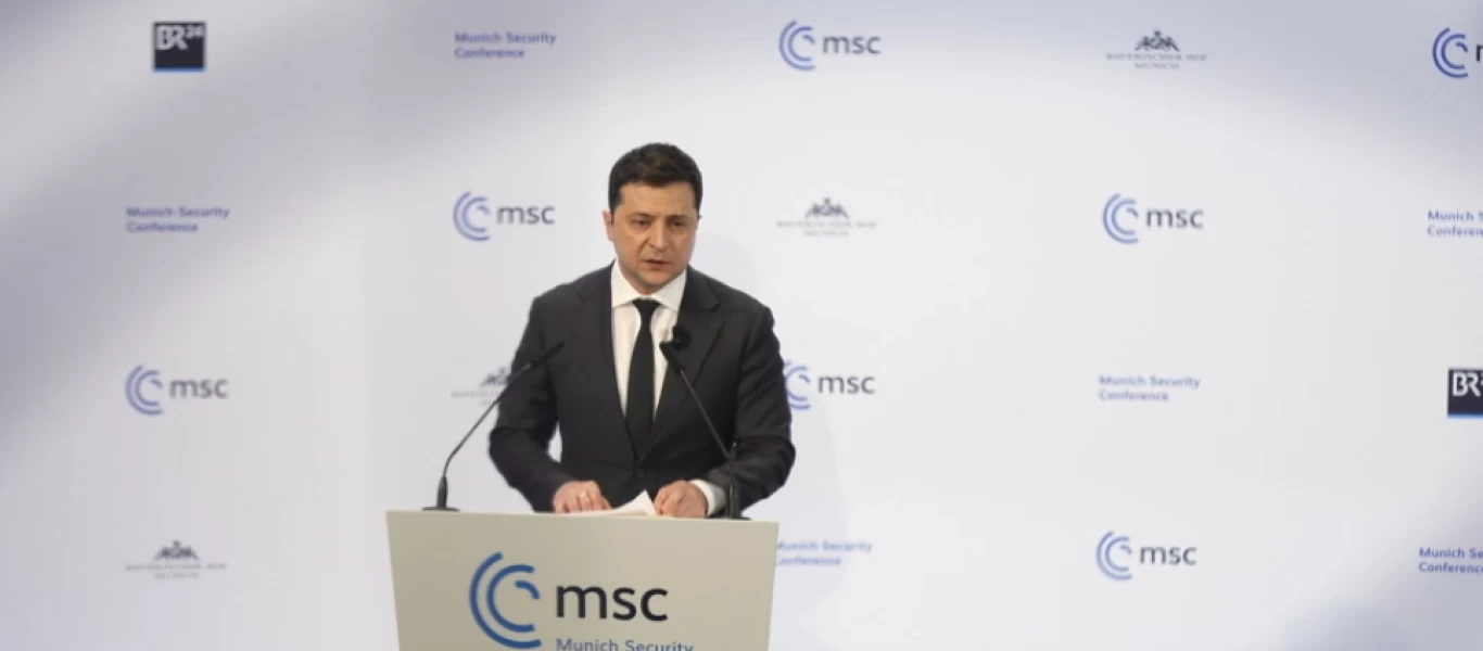 Ο Β.Ζελένσκι κάνει χιούμορ με την χαλασμένη συσκευή μετάφρασης: «Ρωσική κυβερνοεπίθεση»